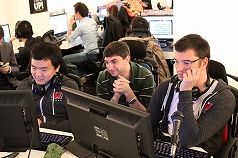 画像ギャラリー No.006のサムネイル画像 / 「League of Legends」で知られるRiot Gamesのスタッフが,日本のプレイヤーによる声を聞くことを目的に来日。スタッフとの交流戦も行われたLANパーティの模様をレポート