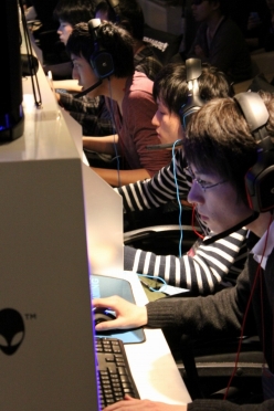 画像ギャラリー No.003のサムネイル画像 / 日本代表チームは“Rampage”に。「WCG 2013 League of Legends 日本代表予選大会」会場の様子をレポート