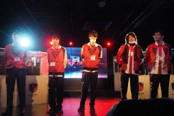 画像ギャラリー No.002のサムネイル画像 / 必要なのは,世界を目指すという覚悟――LoL国内リーグ戦「LJL 2015 SEASON1」開幕戦レポート。DetonatioN代表に聞くシーンのこれから