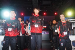 画像ギャラリー No.005のサムネイル画像 / 必要なのは,世界を目指すという覚悟――LoL国内リーグ戦「LJL 2015 SEASON1」開幕戦レポート。DetonatioN代表に聞くシーンのこれから