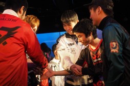 画像ギャラリー No.008のサムネイル画像 / 必要なのは,世界を目指すという覚悟――LoL国内リーグ戦「LJL 2015 SEASON1」開幕戦レポート。DetonatioN代表に聞くシーンのこれから