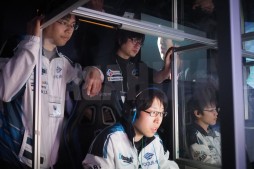 画像ギャラリー No.032のサムネイル画像 / 必要なのは,世界を目指すという覚悟――LoL国内リーグ戦「LJL 2015 SEASON1」開幕戦レポート。DetonatioN代表に聞くシーンのこれから