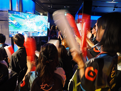 画像ギャラリー No.003のサムネイル画像 / 「リーグ・オブ・レジェンド」の国内リーグ「LJL 2018 Summer」決勝戦レポート。DetonatioN FocusMeが2年5ヶ月ぶりの悲願の優勝を果たす