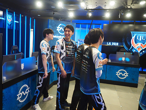 画像ギャラリー No.008のサムネイル画像 / 「リーグ・オブ・レジェンド」の国内リーグ「LJL 2018 Summer」決勝戦レポート。DetonatioN FocusMeが2年5ヶ月ぶりの悲願の優勝を果たす