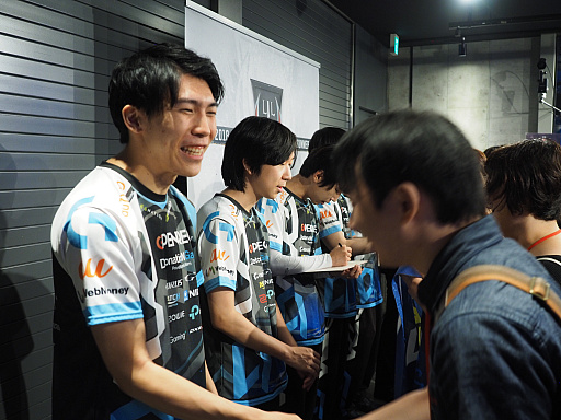 画像ギャラリー No.012のサムネイル画像 / 「リーグ・オブ・レジェンド」の国内リーグ「LJL 2018 Summer」決勝戦レポート。DetonatioN FocusMeが2年5ヶ月ぶりの悲願の優勝を果たす