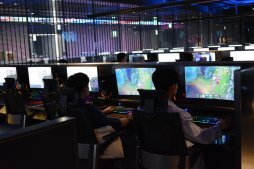 画像ギャラリー No.005のサムネイル画像 / Riot Games公式のeスポーツ施設「LoL PARK」がすごい。サモナー大興奮のオープンブースアリーナを紹介