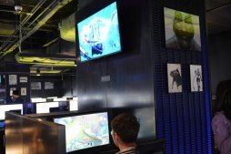 画像ギャラリー No.006のサムネイル画像 / Riot Games公式のeスポーツ施設「LoL PARK」がすごい。サモナー大興奮のオープンブースアリーナを紹介