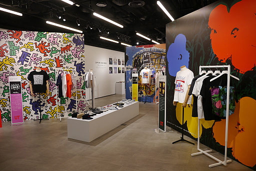 画像ギャラリー No.001のサムネイル画像 / 「リーグ・オブ・レジェンド」「あつ森」「モンハンライズ」「ポケモン」など新作Tシャツが勢揃い。ユニクロの「UT」新作コレクション展示会をレポート