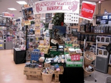 画像ギャラリー No.004のサムネイル画像 / モンハングッズを取り揃えた「アイテム屋」,全国74店舗で展開中