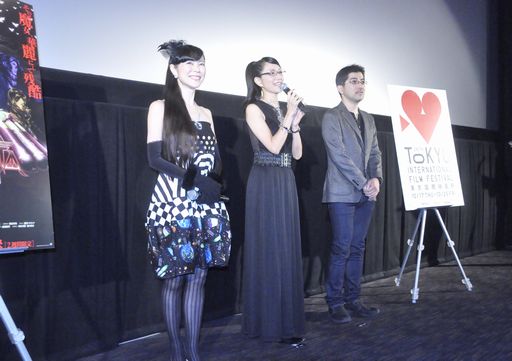 画像ギャラリー No.002のサムネイル画像 / 長編アニメ映画「BAYONETTA Bloody Fate」舞台挨拶をレポート。田中敦子さん,園崎未恵さん,木﨑文智監督が制作にまつわるエピソードを語った