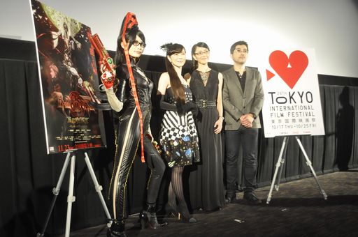 画像ギャラリー No.004のサムネイル画像 / 長編アニメ映画「BAYONETTA Bloody Fate」舞台挨拶をレポート。田中敦子さん,園崎未恵さん,木﨑文智監督が制作にまつわるエピソードを語った