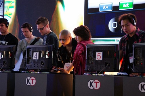 ꡼ No.002Υͥ / TGS 2010ϴԤTPSQUANTUM THEORYפΥ饤磻٥Ȥ˻äƤ