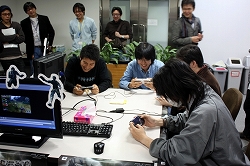 画像ギャラリー No.006のサムネイル画像 / 豪華賞品も贈られた,PSP「アンデッドナイツ」マルチプレイ大会〜みんなでヤりたい放題!〜の模様をレポート