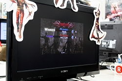 画像ギャラリー No.009のサムネイル画像 / 豪華賞品も贈られた,PSP「アンデッドナイツ」マルチプレイ大会〜みんなでヤりたい放題!〜の模様をレポート