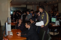 画像集#007のサムネイル/Xbox 360版「ワールドサッカー ウイニングイレブン2009」,元日本代表の北澤 豪さんがゲストのユーザー対戦会が開催