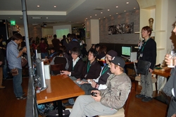 画像集#008のサムネイル/Xbox 360版「ワールドサッカー ウイニングイレブン2009」,元日本代表の北澤 豪さんがゲストのユーザー対戦会が開催