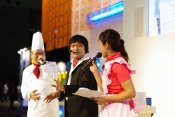 画像集#007のサムネイル/TGS会場の「クッキングママ2」イベントに南海キャンディーズの山ちゃんが出演