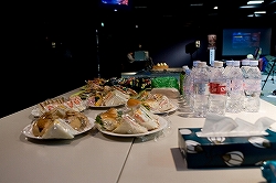 ������#002�Υ���ͥ���/12�Υ�ǥ��������͡����֥쥸������ �������ι�ʤȤ��ˡץ�ǥ����й����٥�Ȥ����ͤ��ݡ��ȡ��桼��������4��25���˳���