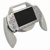 画像集#004のサムネイル/クラックルコーティングがさらなるホールド感を実現。「絶体絶命都市3」とコラボしたPSP用「絶体絶命グリップ」,4月23日に発売