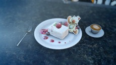 ���������꡼ No.004�Υ���ͥ������ / ��FINAL FANTASY XV�ץ���ƥ������γ��ǡ֥��祳�ܥ����˥Х�פ��������롣�֥���ջ��Ƶ�ǽ�פμ����˹�碌�ơ֥��ʥåץ���åȥ���ƥ��ȡפ�»�