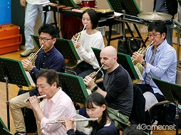 画像集 No.004のサムネイル画像 / 作曲家・下村陽子氏の30周年記念コンサートのリハーサルをレポート。50曲以上の名曲がフルオーケストラ＆混声合唱で生まれ変わる
