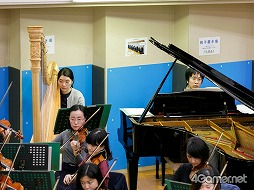 画像集 No.009のサムネイル画像 / 作曲家・下村陽子氏の30周年記念コンサートのリハーサルをレポート。50曲以上の名曲がフルオーケストラ＆混声合唱で生まれ変わる
