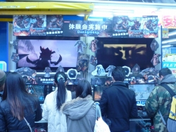 画像ギャラリー No.005のサムネイル画像 / 「DARKSIDERS」店頭体験会の様子を紹介。制作者インタビューも