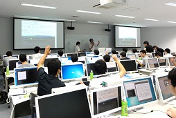 画像集#009のサムネイル/ガンバレ高校生，NVIDIAと東京工業大学がスーパーコンピュータ「TSUBAME2.0」を使った「高校生のためのCUDAサマーキャンプ」を開催