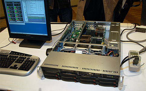 画像集#012のサムネイル/「45nmに自信あり」。AMD,Shanghaiこと新世代Opteronを発表。2009年第1四半期登場のDenebは「Phenom II」に