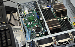 画像集#006のサムネイル/AMD,6コアCPU「Istanbul」の動作デモを公開。サーバー向けプラットフォームロードマップのアップデートも