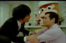 画像集#002のサムネイル/シリーズ初のRPG「サルゲッチュ ピポサル戦記」が3月19日に発売。テレビCMにお笑いタレント「ザ・パンチ」さんを起用