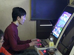 画像ギャラリー No.007のサムネイル画像 / 地域のプライドをかけた熱いバトル。「スーパーストリートファイターII X」のプレイヤー主催イベント「激突!! 関東vs関西中部連合」レポート