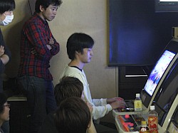 画像ギャラリー No.011のサムネイル画像 / 地域のプライドをかけた熱いバトル。「スーパーストリートファイターII X」のプレイヤー主催イベント「激突!! 関東vs関西中部連合」レポート