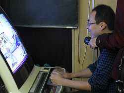 画像ギャラリー No.014のサムネイル画像 / 地域のプライドをかけた熱いバトル。「スーパーストリートファイターII X」のプレイヤー主催イベント「激突!! 関東vs関西中部連合」レポート