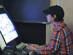 画像ギャラリー No.015のサムネイル画像 / 地域のプライドをかけた熱いバトル。「スーパーストリートファイターII X」のプレイヤー主催イベント「激突!! 関東vs関西中部連合」レポート