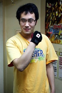 画像ギャラリー No.017のサムネイル画像 / 地域のプライドをかけた熱いバトル。「スーパーストリートファイターII X」のプレイヤー主催イベント「激突!! 関東vs関西中部連合」レポート