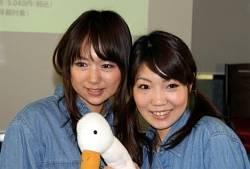 画像集#013のサムネイル/那須アルパカ牧場のコスチュームに身を包んだ“ひつじ隊”が,PSP「ようこそ ひつじ村 ポータブル」をアピール!