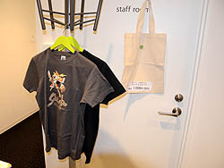 画像ギャラリー No.004のサムネイル画像 / 完全設定資料集「.hack//Archives_03」の発売記念トークイベント&サイン会が開催。貞本義行氏にまつわる制作秘話が語られる