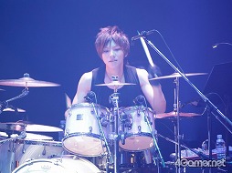 画像集#012のサムネイル/全編これイトケン節! バトル曲から「下水道」までがバンド演奏。「サガ」シリーズ新作についての言及もあった,「One Night Re:Birth Again」の詳細をレポート