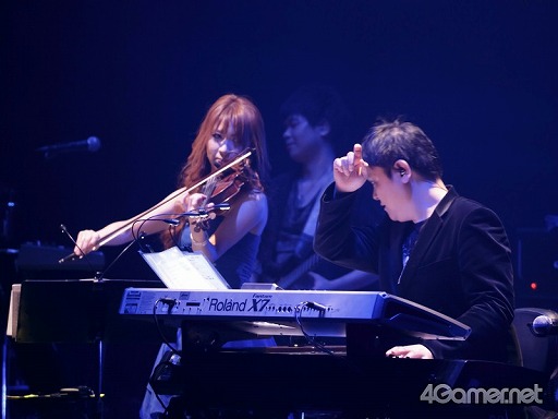 画像集#027のサムネイル/全編これイトケン節! バトル曲から「下水道」までがバンド演奏。「サガ」シリーズ新作についての言及もあった,「One Night Re:Birth Again」の詳細をレポート