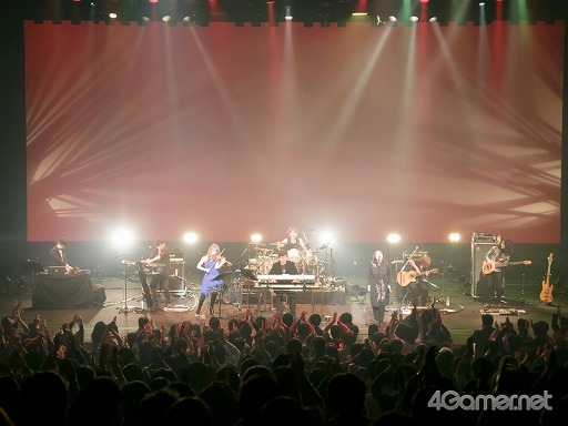 画像集#029のサムネイル/全編これイトケン節! バトル曲から「下水道」までがバンド演奏。「サガ」シリーズ新作についての言及もあった,「One Night Re:Birth Again」の詳細をレポート