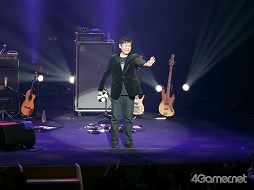 画像集#031のサムネイル/全編これイトケン節! バトル曲から「下水道」までがバンド演奏。「サガ」シリーズ新作についての言及もあった,「One Night Re:Birth Again」の詳細をレポート