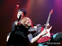 画像集#036のサムネイル/全編これイトケン節! バトル曲から「下水道」までがバンド演奏。「サガ」シリーズ新作についての言及もあった,「One Night Re:Birth Again」の詳細をレポート