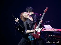 画像集#037のサムネイル/全編これイトケン節! バトル曲から「下水道」までがバンド演奏。「サガ」シリーズ新作についての言及もあった,「One Night Re:Birth Again」の詳細をレポート