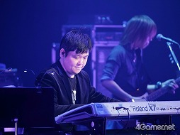 画像集#039のサムネイル/全編これイトケン節! バトル曲から「下水道」までがバンド演奏。「サガ」シリーズ新作についての言及もあった,「One Night Re:Birth Again」の詳細をレポート