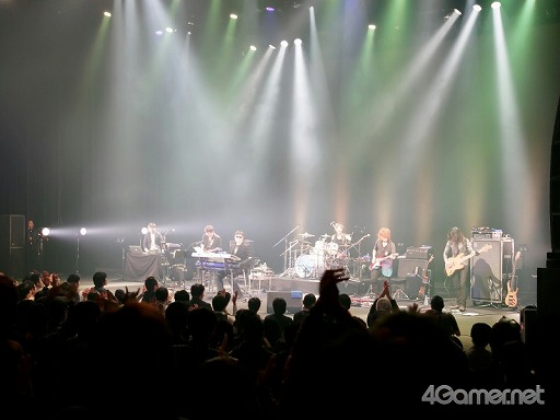 画像集#045のサムネイル/全編これイトケン節! バトル曲から「下水道」までがバンド演奏。「サガ」シリーズ新作についての言及もあった,「One Night Re:Birth Again」の詳細をレポート