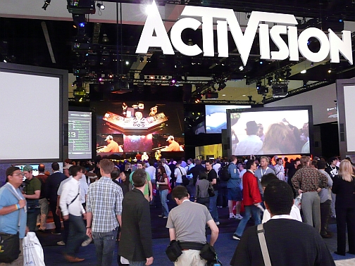 ������#001�Υ���ͥ���/��E3 09�ϡ�DJ Hero�פϡ����ѤΥ�����ơ��֥뷿����ȥ�����ǳڤ���Activision��Ķ�͵��������ǿ���