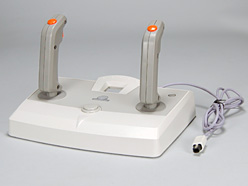 画像集#001のサムネイル/プレオーダーで御一人様三万円也! XBLA版「電脳戦機バーチャロン オラトリオ・タングラム ver.5.66」公式サイトにてツインスティックの続報が発表に