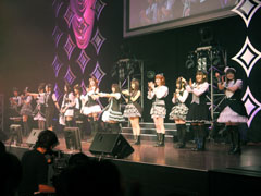 画像ギャラリー No.023のサムネイル画像 / 「ドリームクラブ」初となる単独ライブ「ドリームCライブ2011」。13人のホストガールが勢ぞろいしたイベントレポート