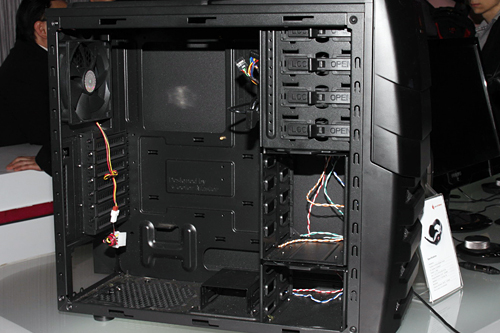 ꡼ No.006 | CeBITCooler MasterCM Stormץ֥ɤΥ磻䡼ɥޥSpawnפǽإ󥵡Ѥ